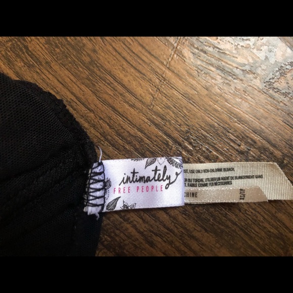 Free People XS lace bralette worn in good condition. - Picture 3 of 3
